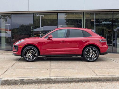 2025 Porsche Macan AWD
