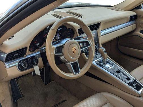 2017 Porsche 911 Carrera