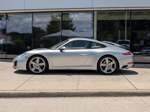 2017 Porsche 911 Carrera