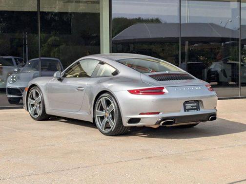 2017 Porsche 911 Carrera