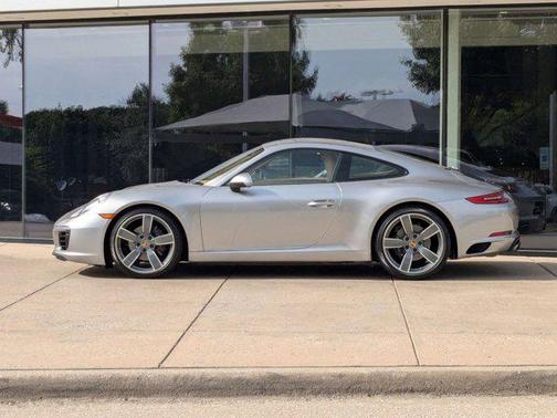 2017 Porsche 911 Carrera