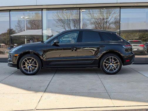 2025 Porsche Macan AWD