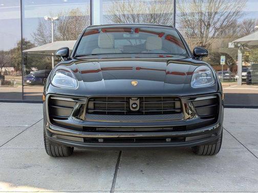 2025 Porsche Macan AWD