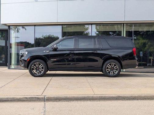 2024 GMC Yukon XL 4WD AT4