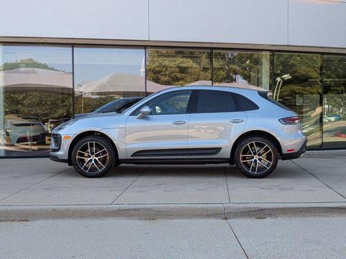 2026 Porsche Macan AWD