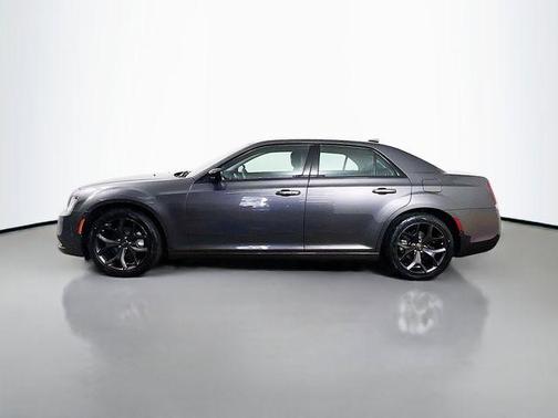 2023 Chrysler 300 Touring