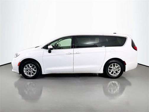 2023 Chrysler Pacifica Touring-L
