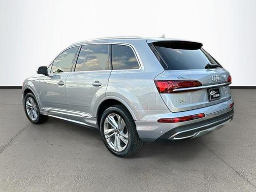 2022 Audi Q7 55 Premium Plus