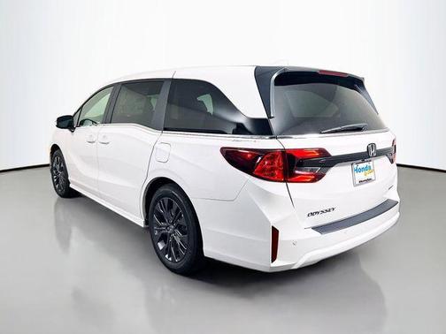 Platinum White Pearl 2026 Honda Odyssey Touring