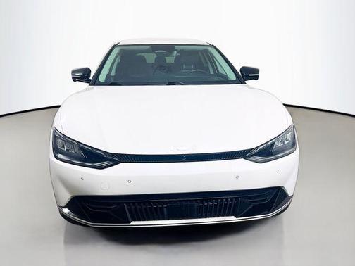 Snow White Pearl 2022 Kia EV6 Wind
