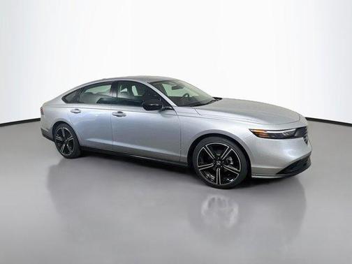 Solar Silver Metallic 2026 Honda Accord SE