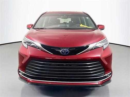 2024 Toyota Sienna Platinum 7 Passenger