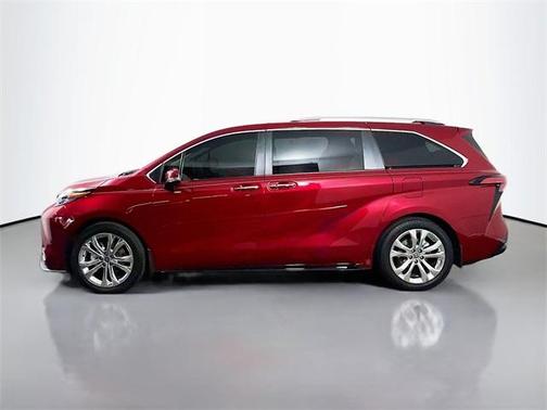 2024 Toyota Sienna Platinum 7 Passenger