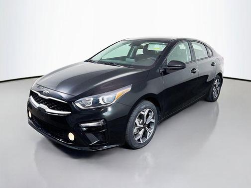 Aurora Black Pearl 2020 Kia Forte LXS