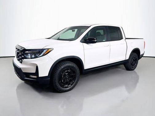 Platinum White Pearl 2026 Honda Ridgeline TrailSport+