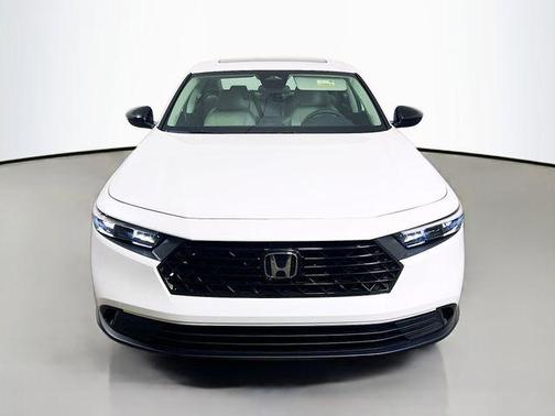 Platinum White Pearl 2026 Honda Accord SE