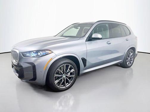 Gray Metallic 2025 BMW X5 xDrive40i