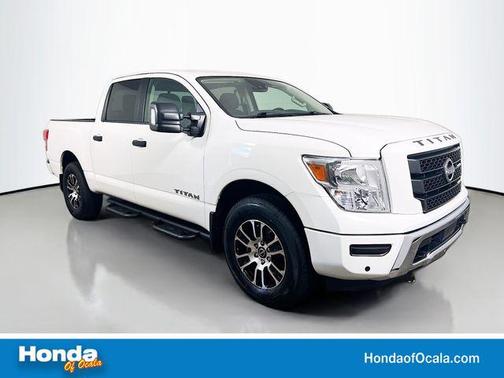 Glacier White 2024 Nissan Titan SV