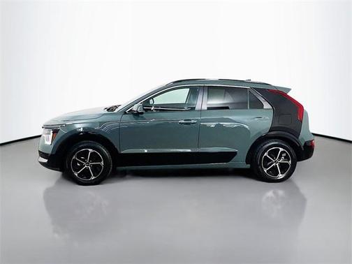2023 Kia Niro SX