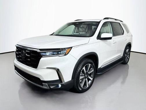 White Diamond Pearl 2025 Honda Pilot Touring