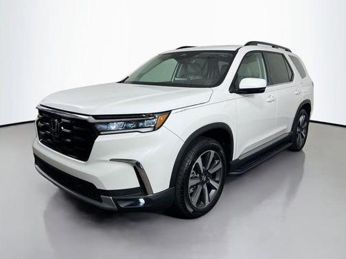 White Diamond Pearl 2025 Honda Pilot Touring
