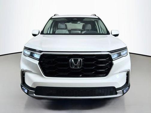 White Diamond Pearl 2025 Honda Pilot Touring