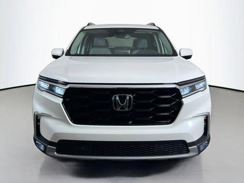 White Diamond Pearl 2025 Honda Pilot Touring