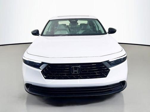 Platinum White Pearl 2025 Honda Accord SE