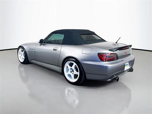 2004 Honda S2000 Base (M6)