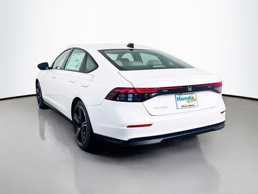 Platinum White Pearl 2026 Honda Accord SE