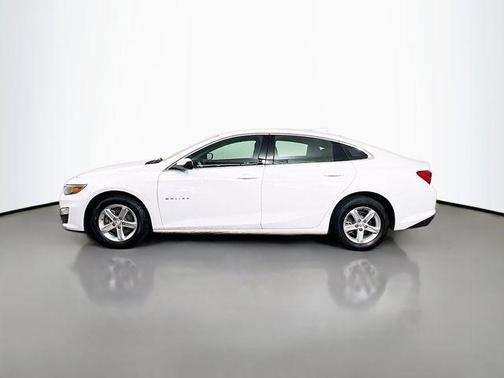 Summit White 2024 Chevrolet Malibu LT