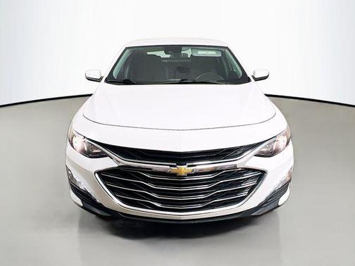 Summit White 2024 Chevrolet Malibu LT