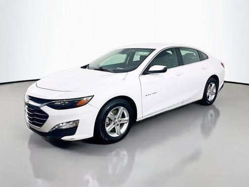 Summit White 2024 Chevrolet Malibu LT