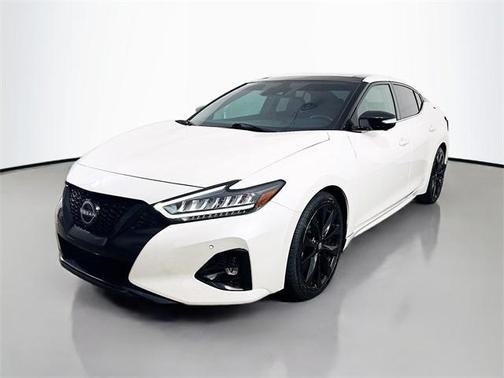 2023 Nissan Maxima SR