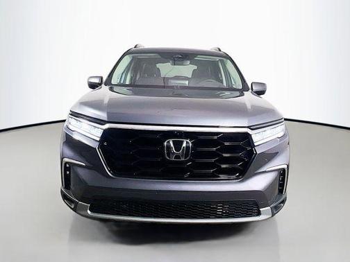 Modern Steel Metallic 2024 Honda Pilot Elite