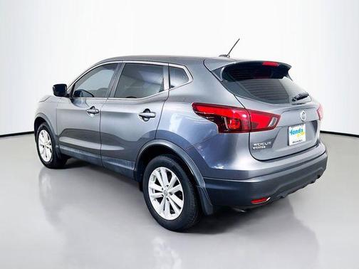 Gun Metallic 2017 Nissan Rogue Sport S