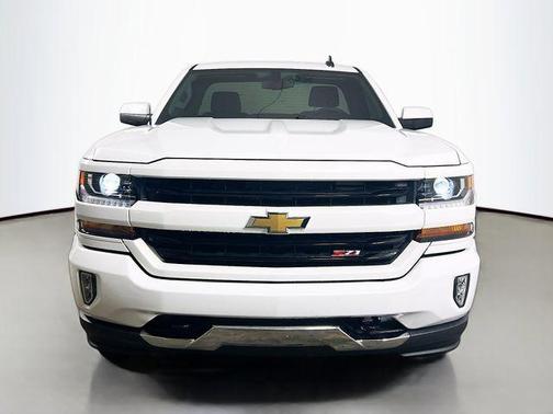 Summit White 2018 Chevrolet Silverado 1500 LT