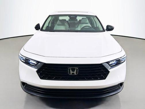 Platinum White Pearl 2026 Honda Accord SE
