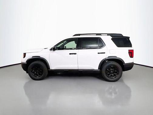 Platinum White Pearl 2026 Honda Passport TrailSport Elite Blackout