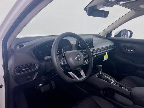 Platinum White Pearl 2027 Honda HR-V EX-L