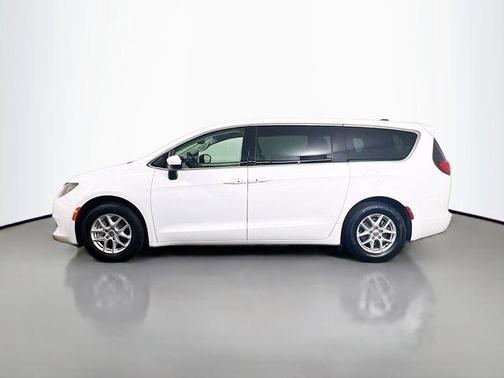 Bright White Clearcoat 2023 Chrysler Voyager LX