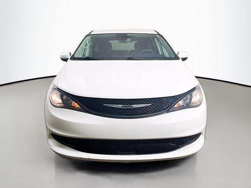 Bright White Clearcoat 2023 Chrysler Voyager LX