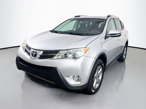 Classic Silver Metallic 2015 Toyota RAV4 XLE