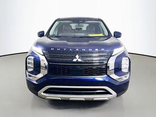 Cosmic Blue Metallic 2023 Mitsubishi Outlander SE