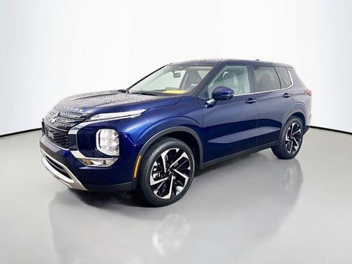 Cosmic Blue Metallic 2023 Mitsubishi Outlander SE