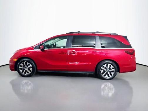 Radiant Red Metallic II 2026 Honda Odyssey EX-L