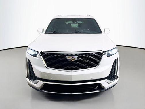 Crystal White Tri-Coat 2022 Cadillac XT6 Premium Luxury FWD