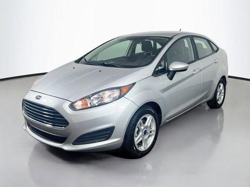 Ingot Silver Metallic 2019 Ford Fiesta SE