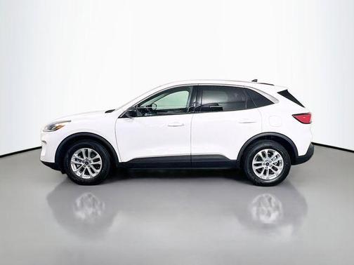 Oxford White 2022 Ford Escape SE