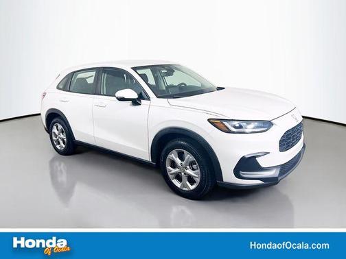 Platinum White Pearl 2023 Honda HR-V LX